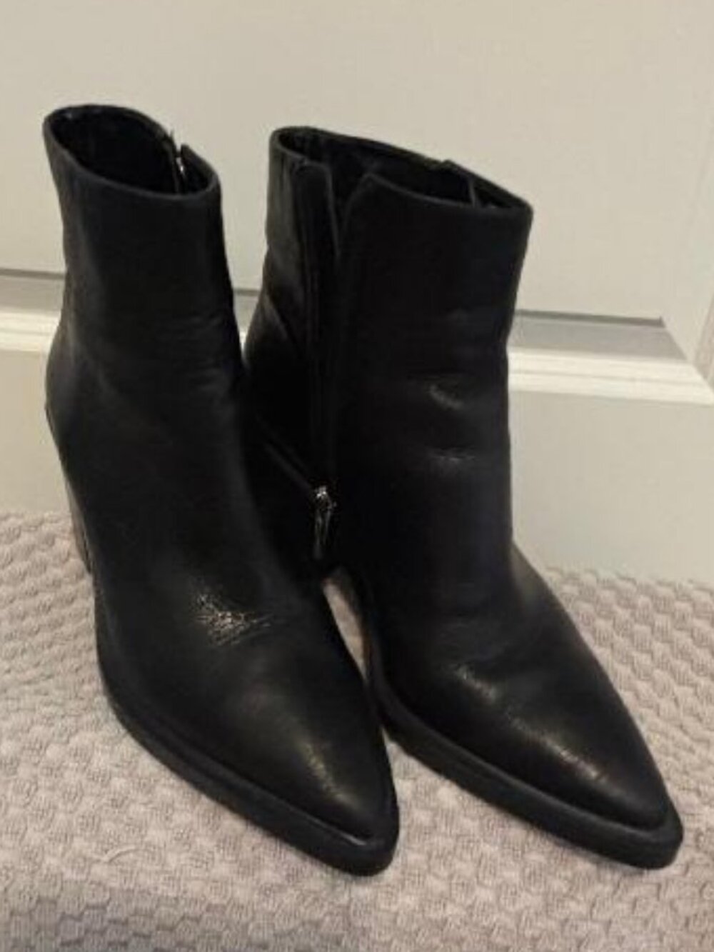 Vince Camuto Black Leather Upper Pointed Toe Ankle Booties 5M